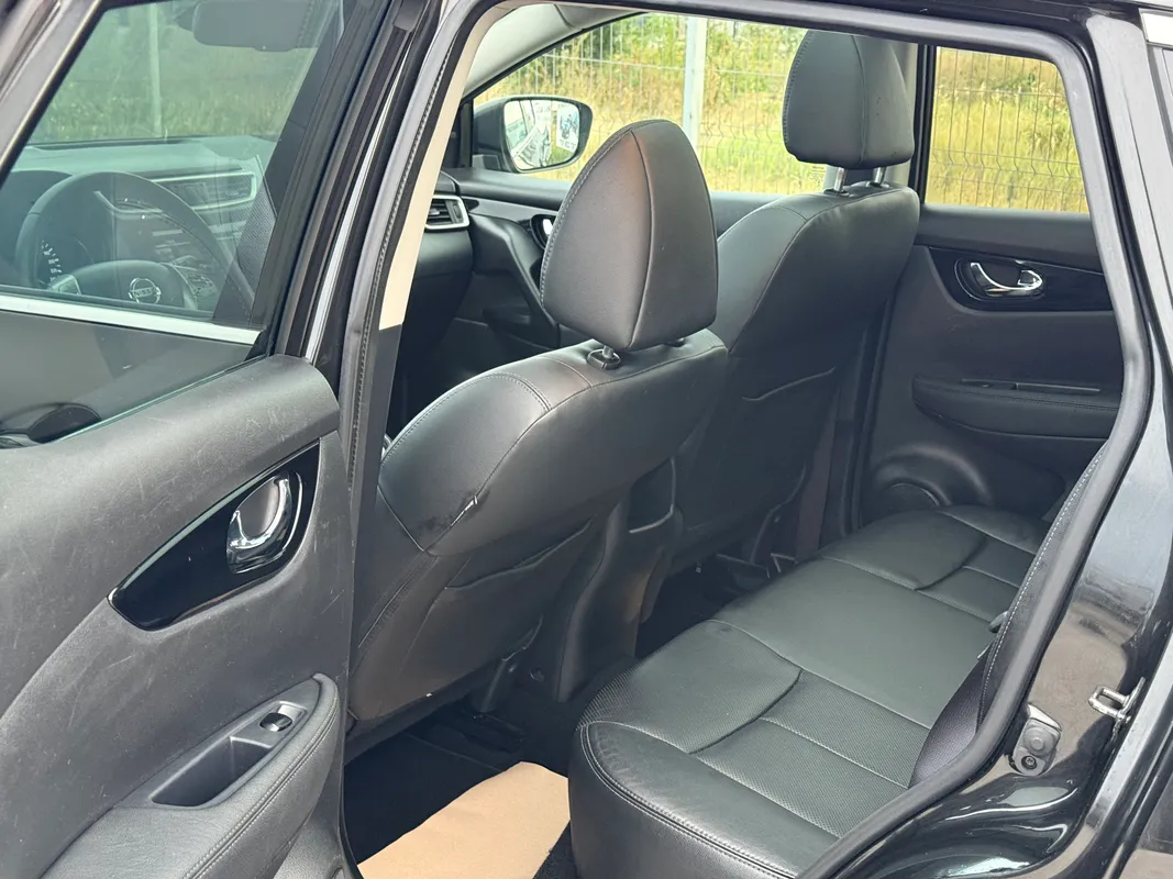 Nissan Qashqai 1.2 Tekna - fotografie 11