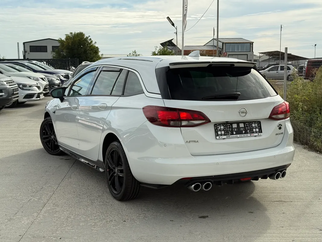 Opel Astra - fotografie 3