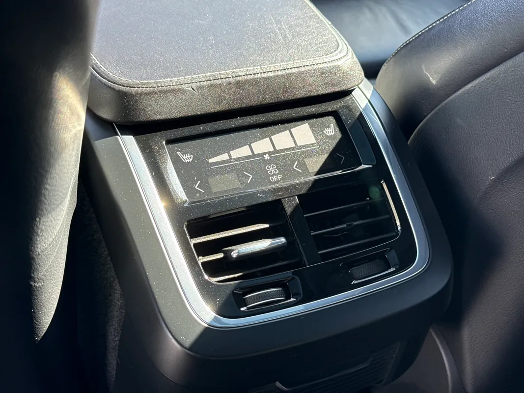 Volvo XC90 Polestar R-Design - fotografie 17