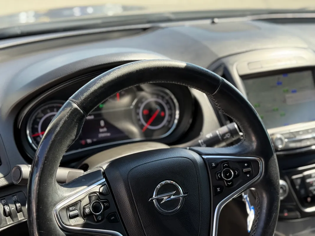Opel Insignia - fotografie 4