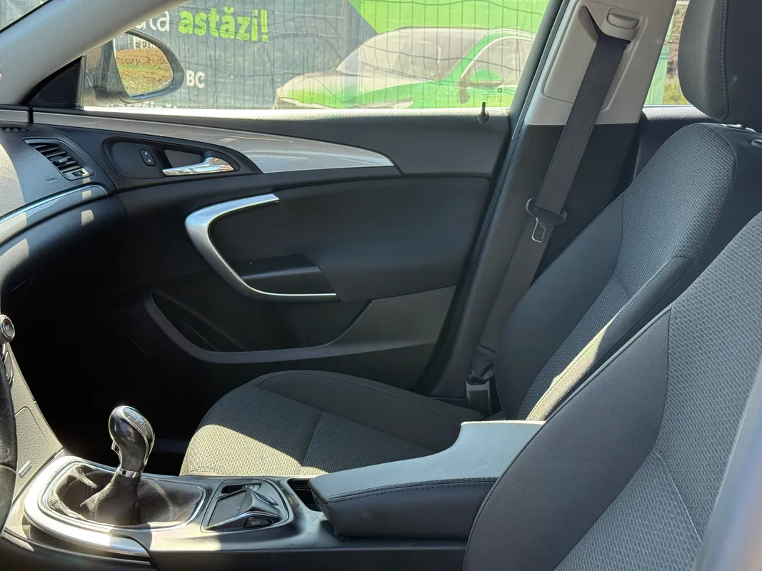 Opel Insignia - fotografie 9