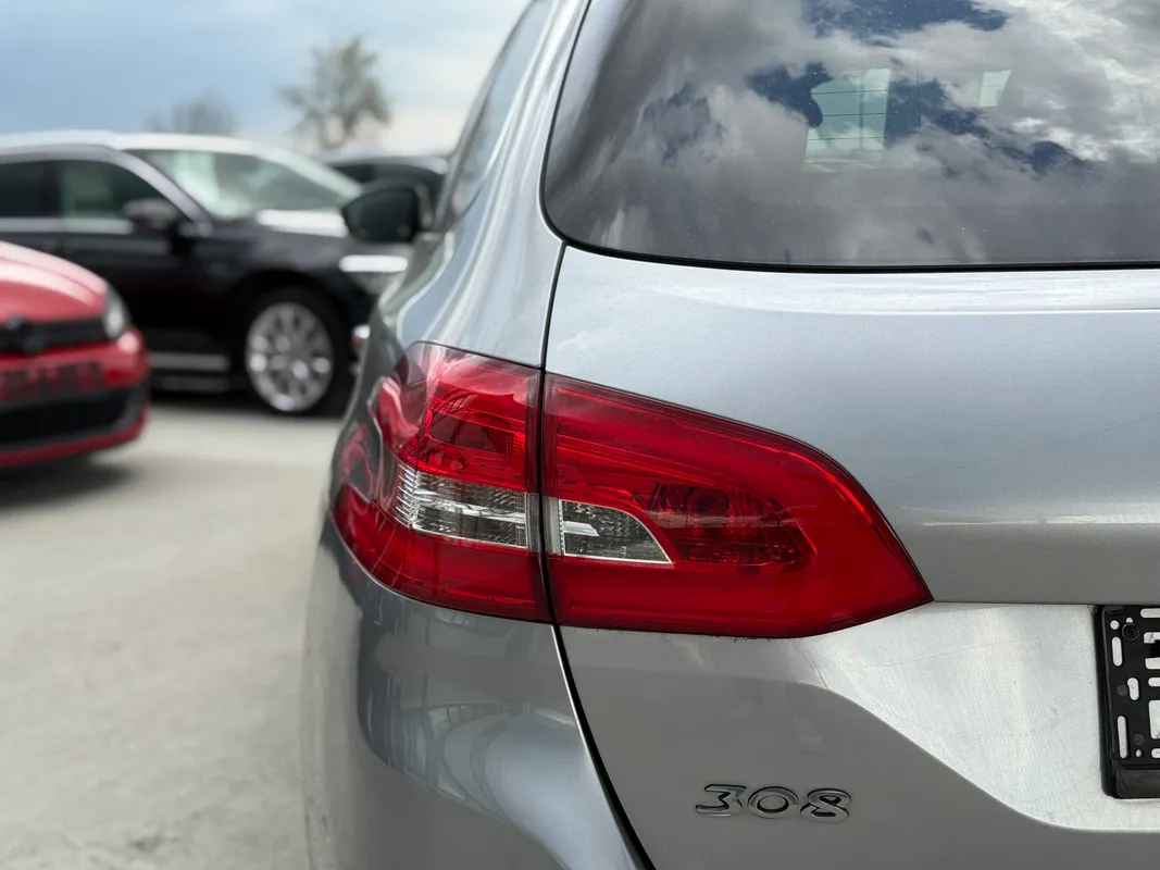 Peugeot 308 - fotografie 3