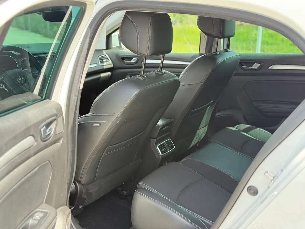 Renault Megane 1.3 tce - fotografie 10