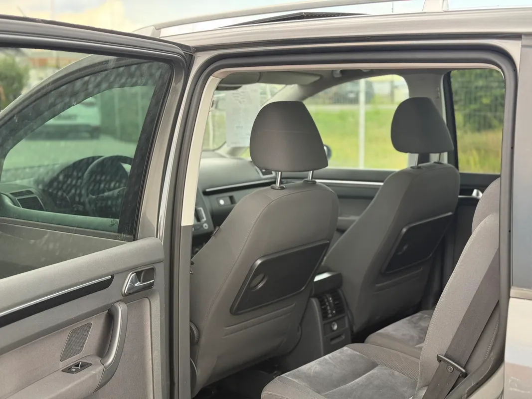 Volkswagen Touran - fotografie 6