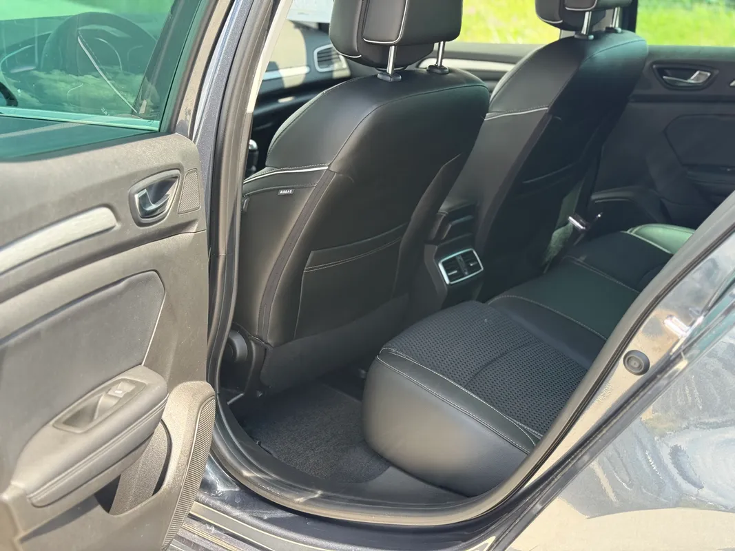Renault Megane 4 1.2 tce - fotografie 8