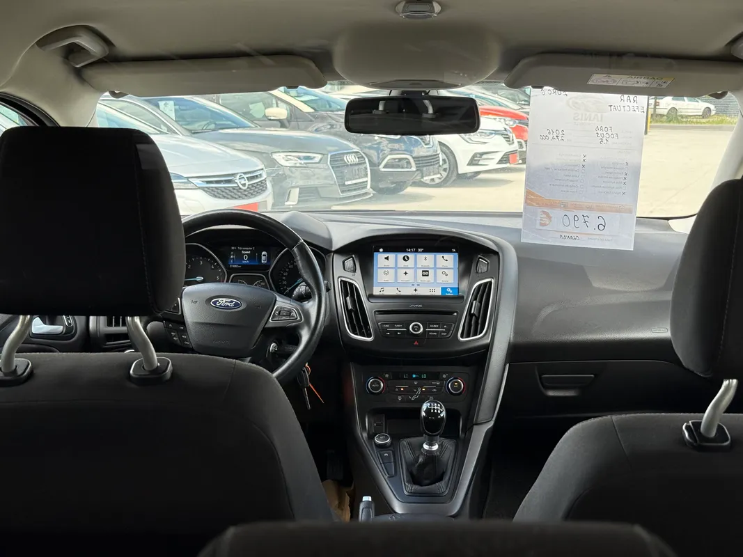Ford Focus 1.5 diesel - fotografie 6