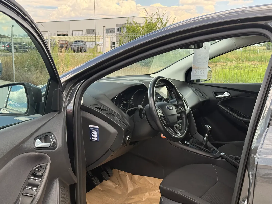 Ford Focus 1.5 diesel - fotografie 8