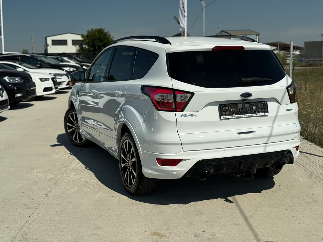 Ford Kuga - fotografie 5